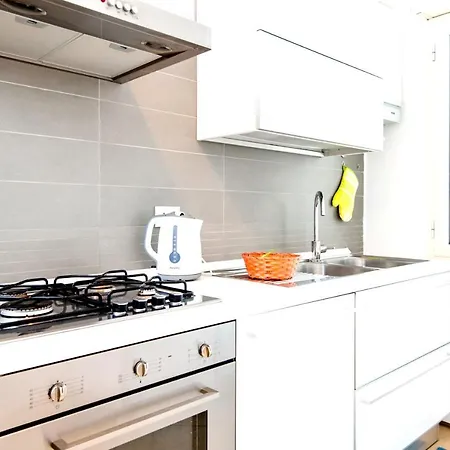 Apartment Via Enrico Cosenz Rome